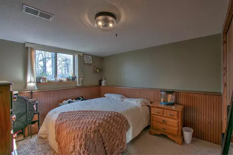 Bedroom - 8613 115th St, Milaca, MN 56353 photo 6 of 9