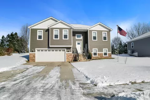 627 Jefferson St, River Falls, WI 54022