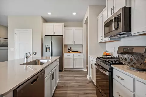 5185 Useppa Trl, Woodbury, MN 55129