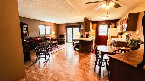 925 Bahls Dr #208, Hastings, MN 55033