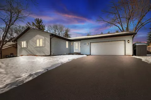 4425 College Heights Cir, Bloomington, MN 55437