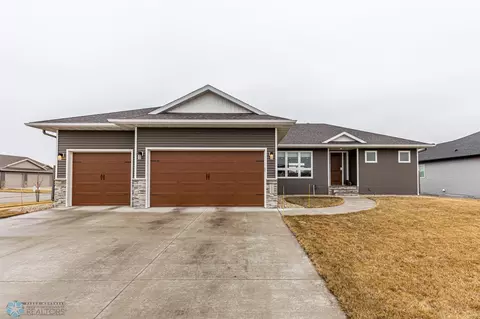 2444 Harbor Ln W, West Fargo, ND 58078