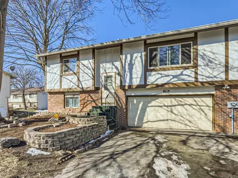 798 125th Ln NE, Blaine, MN 55434