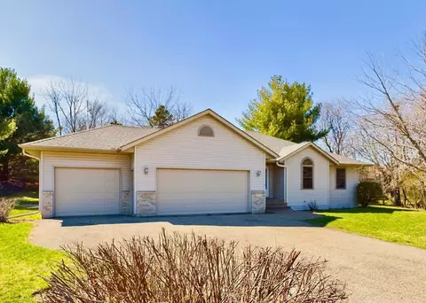 1040 Creekview Ln, Belle Plaine, MN 56011