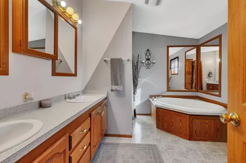 Bath - 9249 17th St SE, St. Cloud, MN 56304 photo 2 of 4