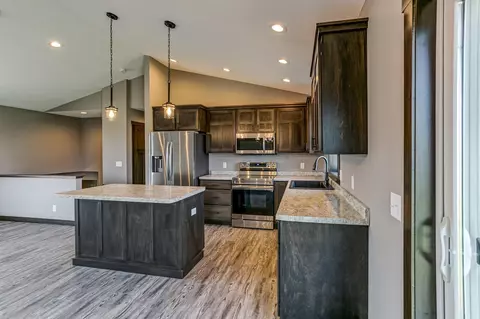 272 Wood Duck Ln, Baldwin, WI 54002