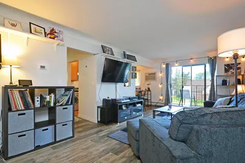 240 Wentworth Ave W #301, West Saint Paul, MN 55118