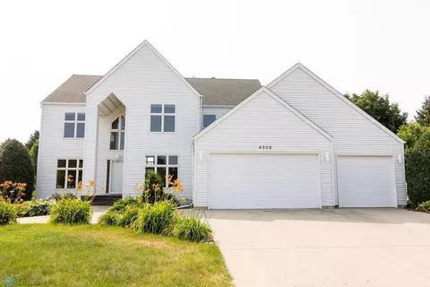 4330 S Rivershore Dr, Moorhead, MN 56560
