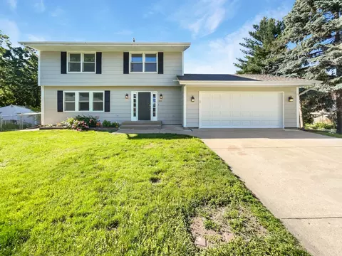 2211 Matterhorn Ln, Saint Paul, MN 55119