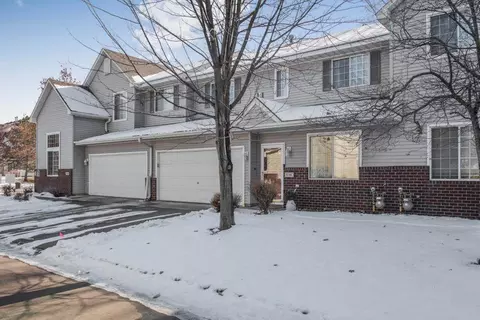 3136 Juniper Ln #C, Woodbury, MN 55125