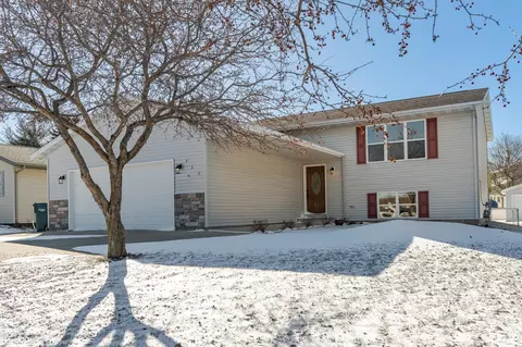 430 2nd St SW, Eyota, MN 55934