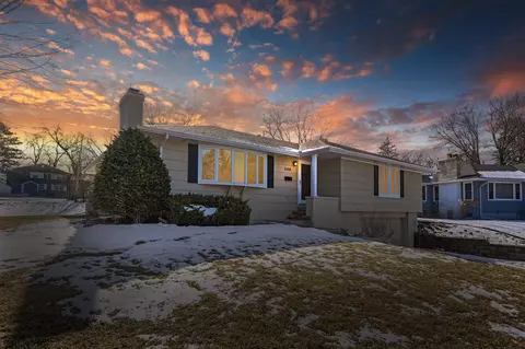 5105 Duggan Plz, Edina, MN 55439