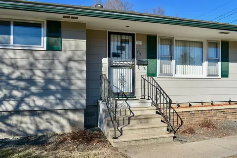 1216 W Mark St, Winona, MN 55987
