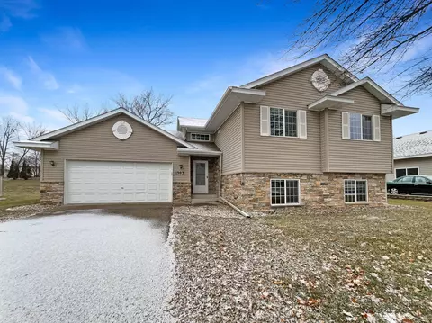 1303 Roberts Rd, Buffalo, MN 55313
