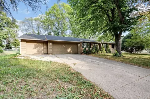 10533 Nesbitt Ave S, Bloomington, MN 55437