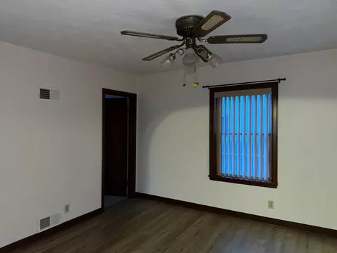 509 Kendall St, Marshall, MN 56258 photo 5
