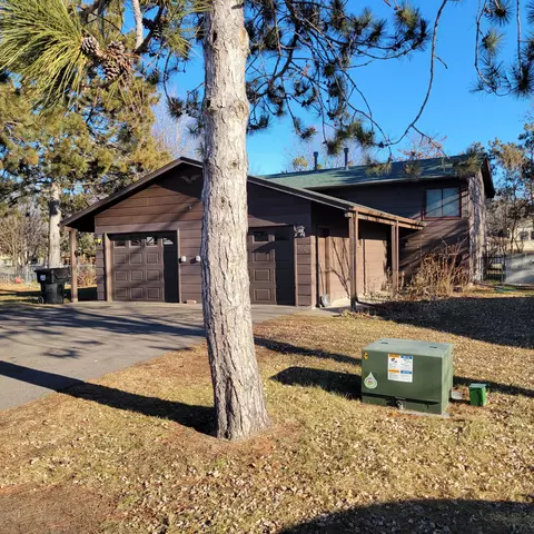 8236 Douglas Cir N, Brooklyn Park, MN 55443