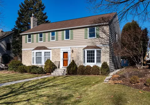1743 Highland Pkwy, Saint Paul, MN 55116
