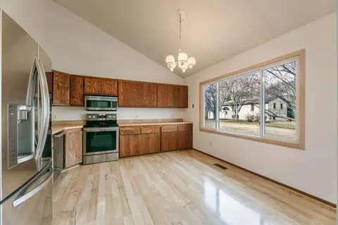 112367 Eitel Cir, Chaska, MN 55318 photo 4