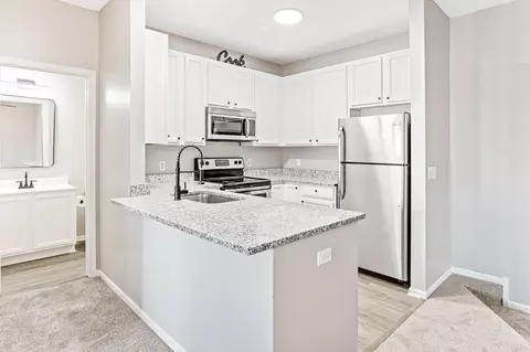 8636 Savanna Oaks Bay #H, Woodbury, MN 55125