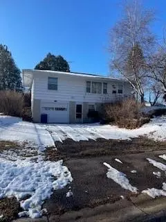 3316 71st St E, Inver Grove Heights, MN 55076