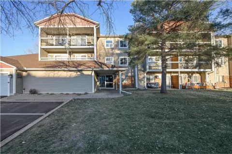 7600 157th St W #202, Apple Valley, MN 55124