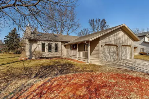 2957 Aurora Ln, Saint Cloud, MN 56303