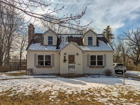 702 Oakwood Dr, Anoka, MN 55303