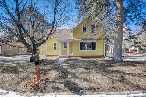 156 6th St NW, Forest Lake, MN 55025
