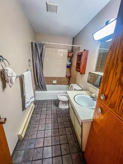 Bath - 808 9th Ave N, Saint Cloud, MN 56303 photo 1 of 4