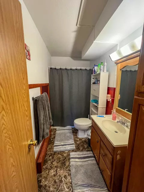 Bath - 808 9th Ave N, Saint Cloud, MN 56303 photo 3 of 4