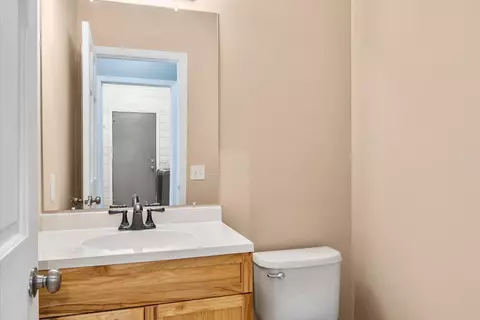Bath - 4195 Granite Ct, Eagan, MN 55123 photo 2 of 4