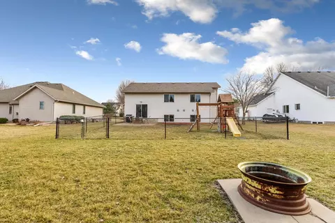 130 Allen Ln, Faribault, MN 55021 photo 2
