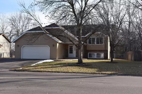 1210 Cleveland St, Anoka, MN 55303
