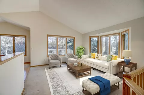 901 Towne Cir, Stillwater, MN 55082