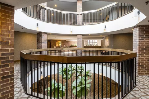 5601 Dewey Hill Rd #201, Edina, MN 55439