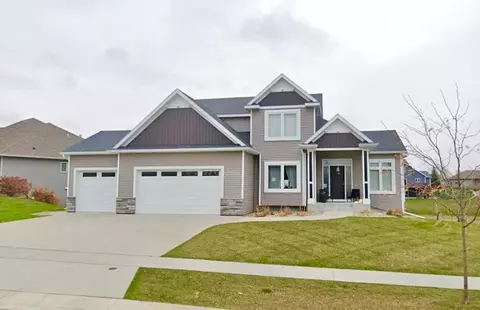 2010 Kerry Dr NE, Rochester, MN 55906