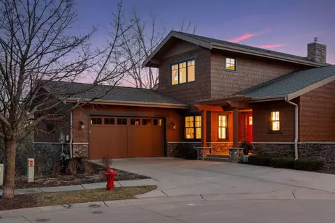 1186 Lexington Ridge Ct, Eagan, MN 55123
