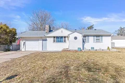 2235 Floral Dr, White Bear Lake, MN 55110