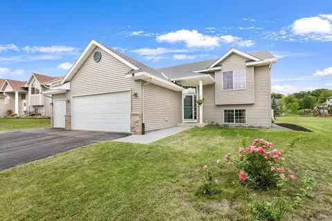 2319 Coldwater Xing, Mayer, MN 55360