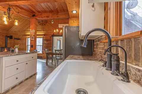 Kitchen - 14966 210th St, Osakis, MN 56360 photo 3 of 6