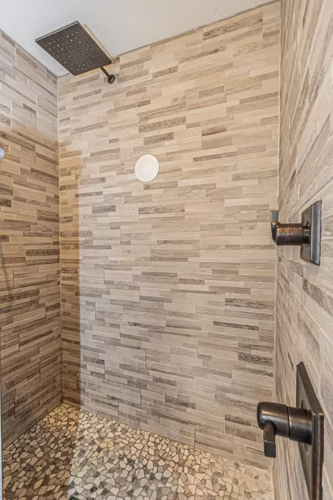 Bath - 14966 210th St, Osakis, MN 56360 photo 4 of 6