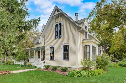 500 4th St E, Northfield, MN 55057