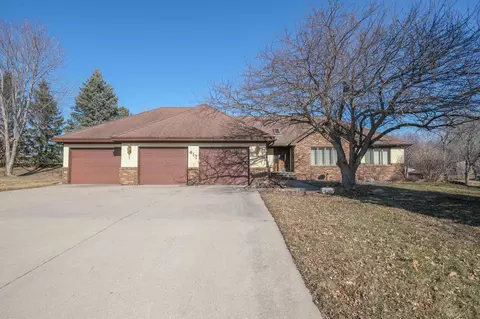 417 Ptarmigan Ct, Waseca, MN 56093
