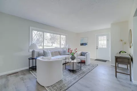 2053 3rd St N, North Saint Paul, MN 55109
