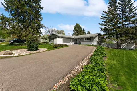 10625 Utica Rd, Bloomington, MN 55437