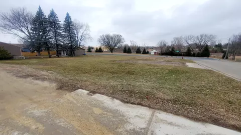 126 S Front St SE, Eyota, MN 55934
