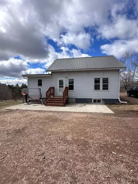 253 27th Ave, Cumberland, WI 54829