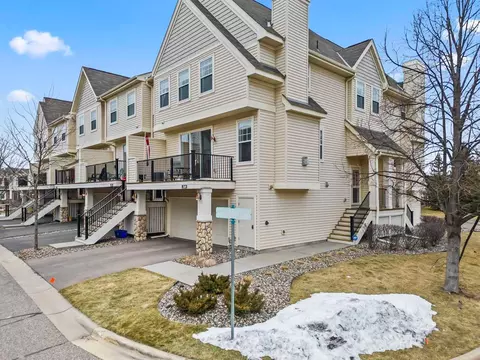 2569 136th St W #110, Rosemount, MN 55068