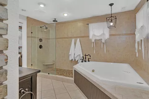 Bath - 310 Montrose Rd, Saint Cloud, MN 56301 photo 2 of 4
